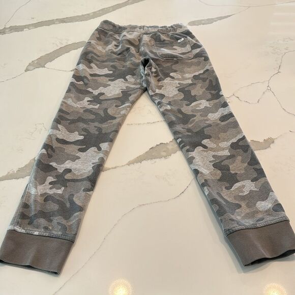 GAP Kids Camouflage Sweatpants. XXL. Super soft. 2 front pockets. 1 back - Picture 3 of 4